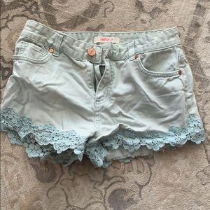 Refuge size 4 light sea foam shorts low rise